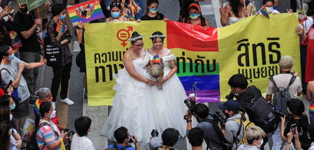 Eine Pride-Parade in Bangkok unterstrich die aktuelle Forderung ...
