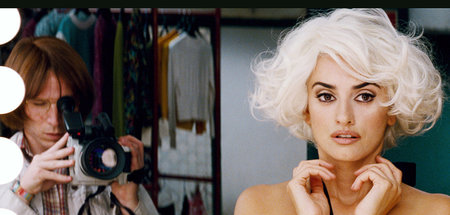 Lena posiert als Marilyn Monroe. Penelope Cruz in »Zerrissene Um...