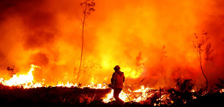 Feuerwehreinsatz bei Waldbränden in Südwestfrankreich (17.7.2022...