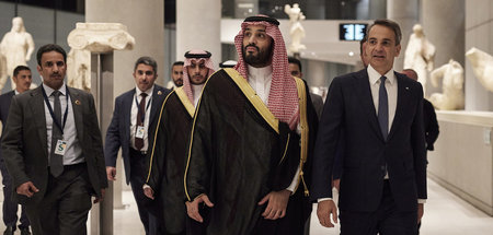 Im Akropolismuseum in Athen: Mohammed bin Salman (v. l.), Kronpr... Im Akropolismuseum in Athen: Mohammed bin Salman (v. l.), Kronpr...