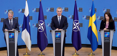 Jens Stoltenberg (M), Nato-Generalsekretär, mit Pekka Haavisto (