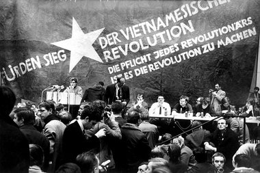 “El deber de todo revolucionario es hacer La Revolución”. Fue el