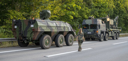 Amtshilfe der Armee: Spezialfahrzeuge der Bundeswehr am Freitag ...