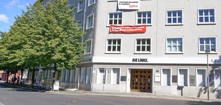 Kein Platz mehr für Kommunisten? Karl-Liebknecht-Haus am Rosa-Lu... Kein Platz mehr für Kommunisten? Karl-Liebknecht-Haus am Rosa-Lu...