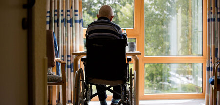 »Überwiegend sich selbst überlassen«: Blick aus dem Fenster im A...