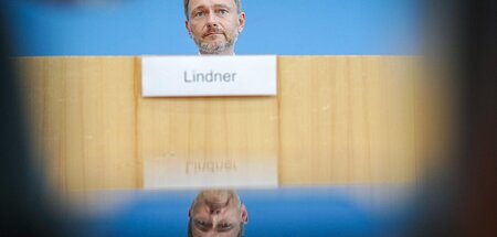Seine Vorschläge begünstigen vor allem eine Klientel: Spitzenver... Seine Vorschläge begünstigen vor allem eine Klientel: Spitzenver...