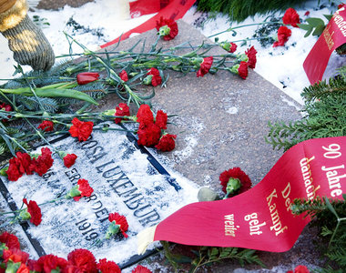 Gedenken in Berlin-Friedrichsfelde am 11. Januar 2009
