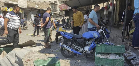 Aufräumarbeiten nach Angriff: Auch in Al-Bab wurden Zivilisten g