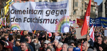 Protest gegen die AfD wegen der Regierungskrise in Erfurt (15.2....