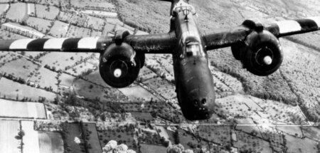 Tödliche Fracht. Ein Bomber der 9. Bomberflotte der U. S. Air Fo...
