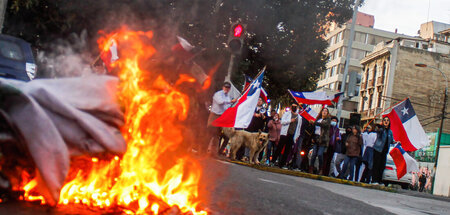 Demonstrationen für und gegen die neue Verfassung in Valparaiso ...