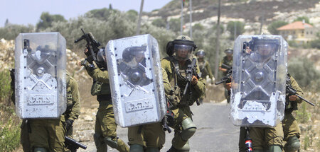 Bis an die Zähne hochgerüstet: Israelische Besatzungsarmee greif...