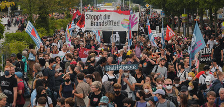 Mehrere tausend Menschen zogen am Sonnabend durch Rostock-Lichte...