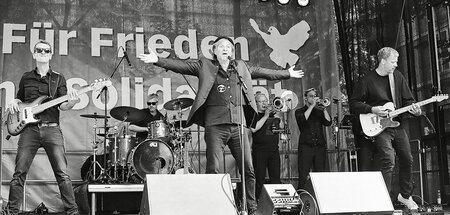 Eine Idylle, mitten im Krieg. Und Die Zöllner auf Menschenfang