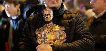 Antisemit der Herzen: Ungarischer Nationalist mit Horthy-Statue ...