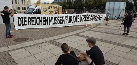 Zeit für linke Botschaften: Protest in Leipzig für mehr Umvertei...