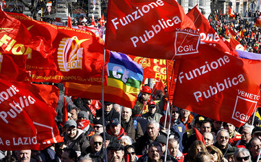 »Die verheerendste Krise aller Zeiten«:
Hunderttausende protest...