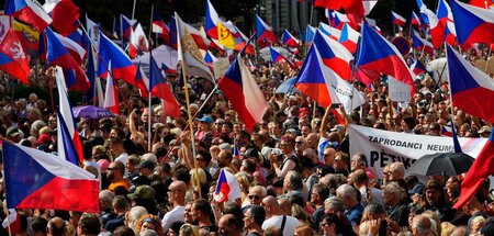 »Ein angenehmer Sonnabend«: Demo auf dem Wenzelsplatz in Prag