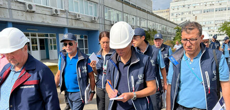 Besorgt und klar in ihrer Forderung: Die Experten der IAEA auf d...
