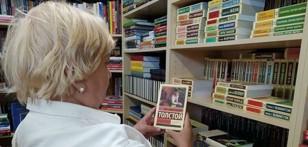 Ohne Zukunft? Lettischer Buchladen mit russischem Inventar in Ri... Ohne Zukunft? Lettischer Buchladen mit russischem Inventar in Ri...