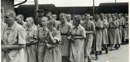 Weibliche Häftlinge im Vernichtungslager Auschwitz Weibliche Häftlinge im Vernichtungslager Auschwitz