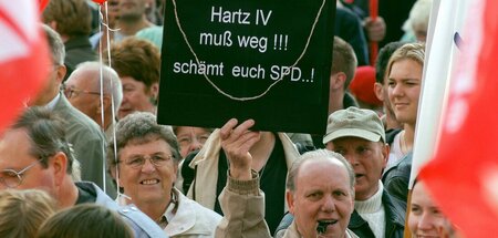 Weiterhin topaktuell (Großdemo am 2.10.2004 in Berlin) Weiterhin topaktuell (Großdemo am 2.10.2004 in Berlin)
