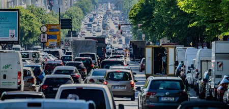 580 Fahrzeuge auf 1.000 Einwohner: Alltag im »Autoland« (Berlin,...