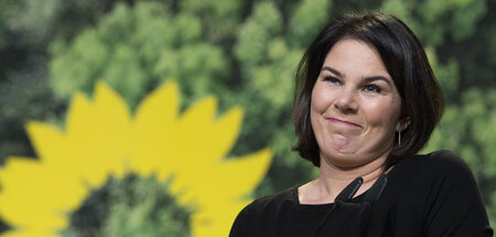Widersprüche einfach weglächeln: Bundesaußenministerin Baerbock ...