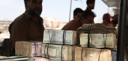 Cash hilft: Auf ihre Staatsreserven müssen Afghanen wohl noch lä...