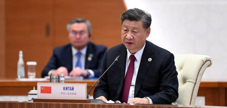 Ernste Worte in ernsten Zeiten: Chinas Staats- und Parteichef Xi... Ernste Worte in ernsten Zeiten: Chinas Staats- und Parteichef Xi...