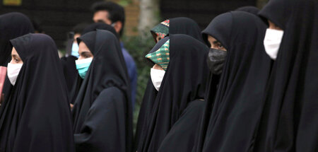 Bekleidungsvorschriften werden im Iran von der sogenannten Sitte