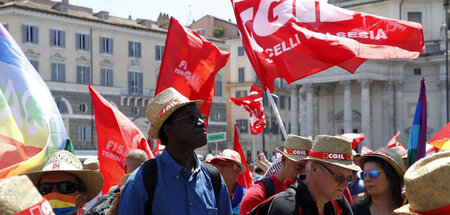 Die CGIL kritisierte bei einer Versammlung die »Abwälzung der La...