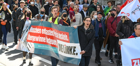 Am Sonnabend demonstrierten in Halle an der Saale mehr als 200 M...