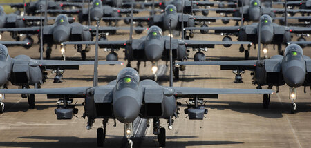 Südkoreanische »F-15«-Kampfjets auf einem nicht identifizierten ...