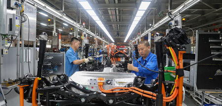 Große BRD-Konzerne investieren weiter stark in China (VW-Werk in... Große BRD-Konzerne investieren weiter stark in China (VW-Werk in...
