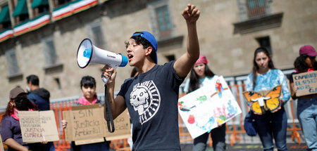 Reparationen gefordert: »Fridays For Future«-Aktivisten protesti... Reparationen gefordert: »Fridays For Future«-Aktivisten protesti...
