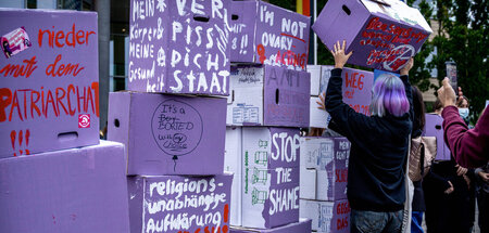 Feministische Mauer vor dem bayerischen Ministerium für Gesundhe...