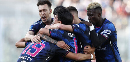Büchse geöffnet: Lautaro Díaz (19) lässt sich für das 1:0 feiern...