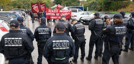 Gewaltmonpol in Frage gestellt: Solidaritätsdemonstration vor de...