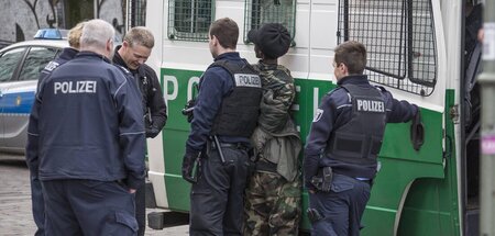 Polizeikontrolle im Görlitzer Park (Berlin, 18.4.2014)