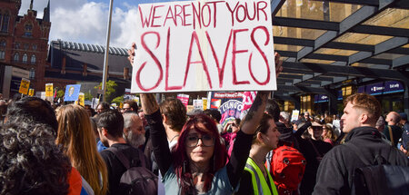 Protestveranstaltung von Gewerkschaftern und anderen Beschäftigt...