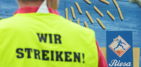 Die Riesa-Arbeiter haben bereits im vergangenen Jahr drei Wochen... Die Riesa-Arbeiter haben bereits im vergangenen Jahr drei Wochen...