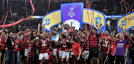 Es wird gefeiert: Flamengo-Spieler im Maracanã-Stadion nach dem ... Es wird gefeiert: Flamengo-Spieler im Maracanã-Stadion nach dem ...