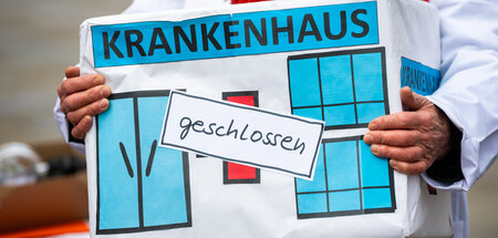 Protestaktion des Bündnisses Klinikrettung im April 2021 Protestaktion des Bündnisses Klinikrettung im April 2021