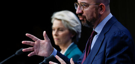 Viel hilft viel: Motto der EU-Bürokraten von der Leyen (l.) und ...