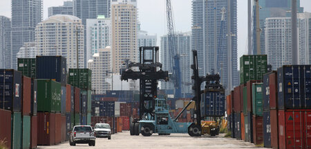 Containerverladung in Miami (19.5.2016)