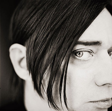 Sänger, Komponist, Autor, Kunstperformer, Dozent (an der Schule ...