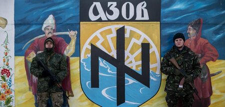 Vor einer Basis des neonazistischen »Asow«-Bataillons im ukraini...