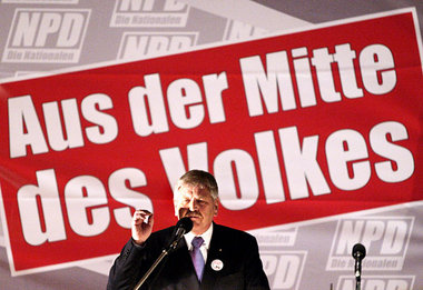 Parteienprivileg als Schutzschild: der NPD-Bundesvorsitzende
Ud...