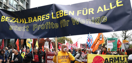 »Bezahlbares Leben für alle statt Profite für Wenige« - Demobann... »Bezahlbares Leben für alle statt Profite für Wenige« - Demobann...